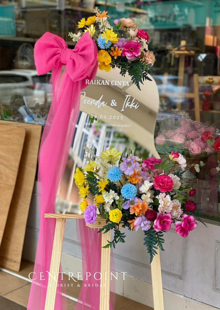 Trendy Acrylic Opening Stand 1005 (RM 400.00)