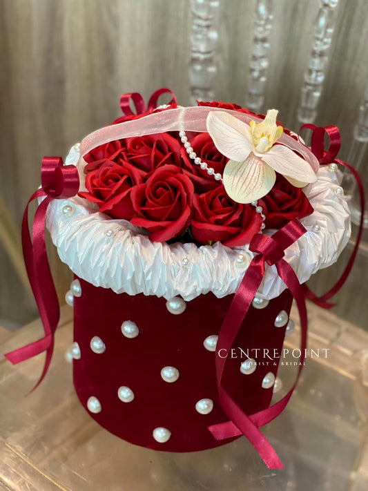 Pearly Soap flowers in velvet box (RM 220.00)