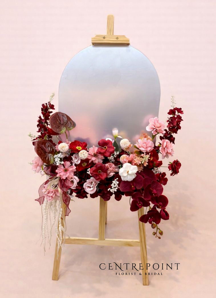 Trendy Acrylic Opening Stand 267 (RM 350.00)